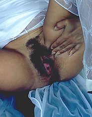 Hairy housewife playing in front of the cam